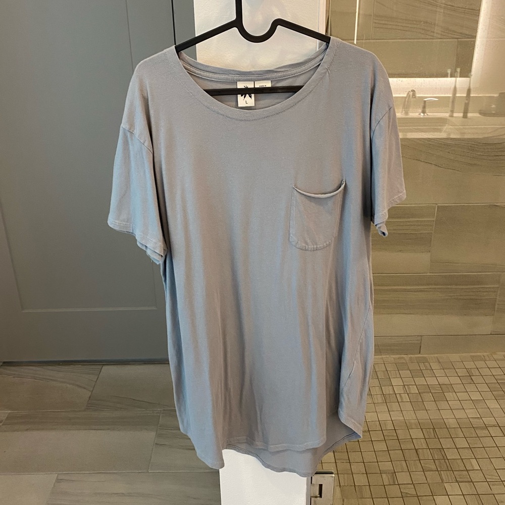 Urban Outfitters Curved Hem Tee Large